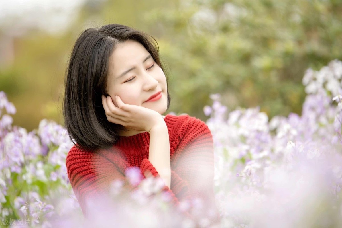 女人五十岁以后,单身过好,还是找个老伴好,三个女人说了老实话