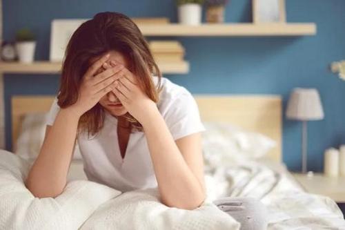 女性47岁控制不住情绪