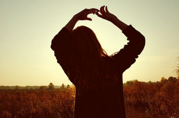 男人如何让女人快速喜欢自己,这三个魅力让你脱颖而出