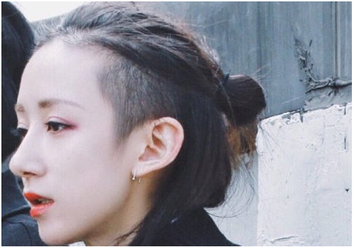 1,女生剃鬓角学生头短发发型