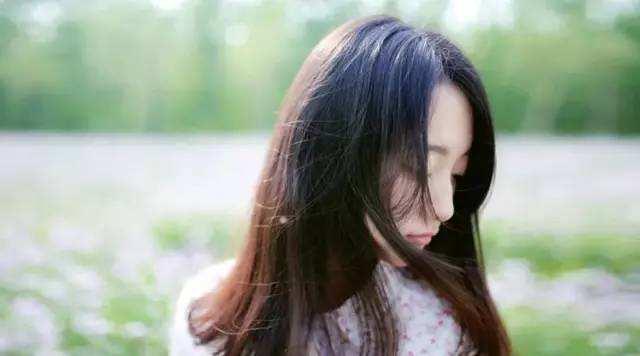 一个人敢对你动手动脚说明啥
