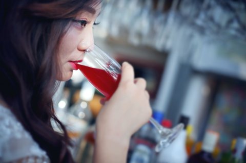 细节看出女人的情史,女人情史丰富的六大表现