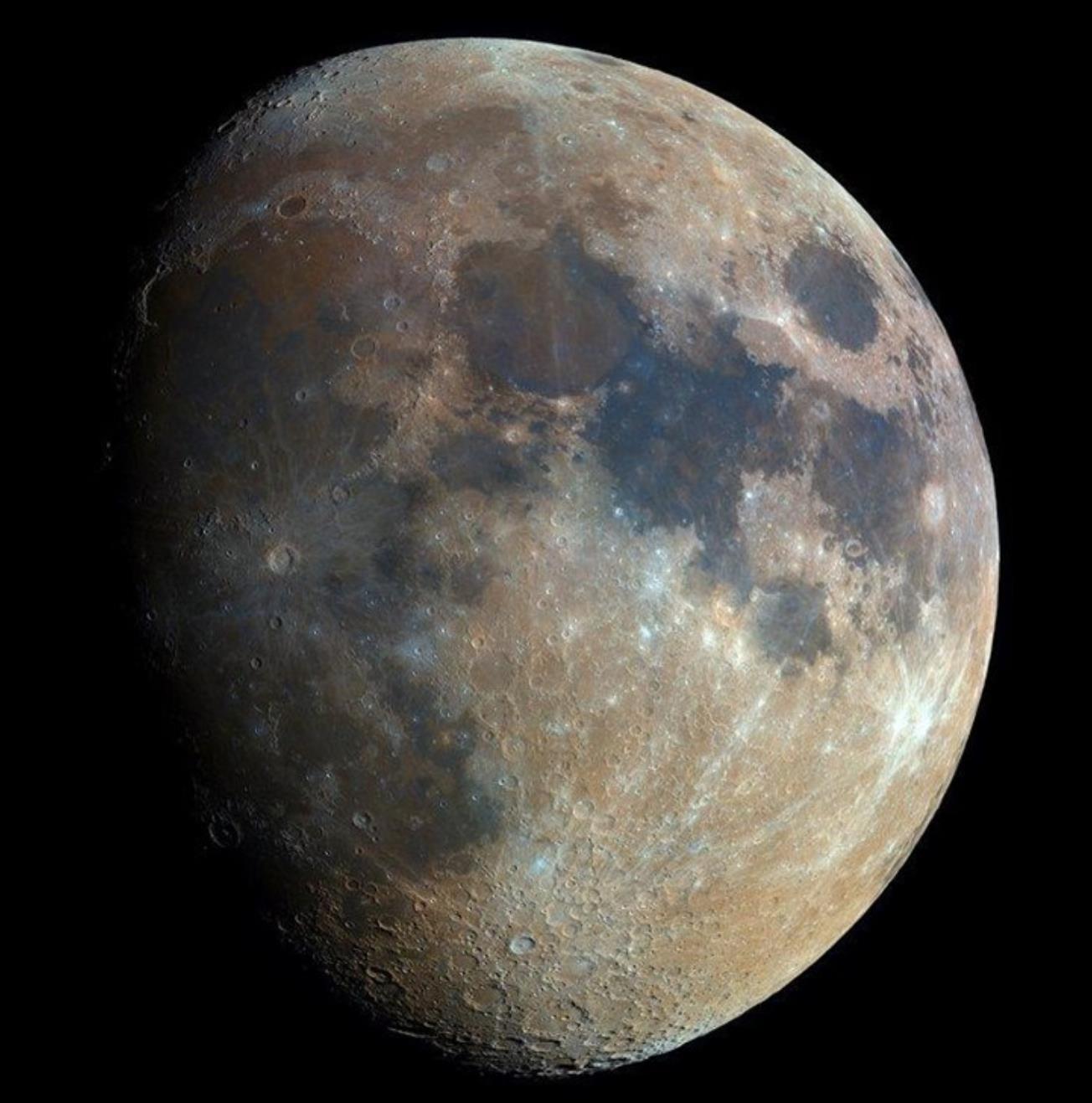 月亮放大10000倍图片