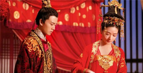 新婚夫妻第一次进家门,古人结婚到底有多少讲究