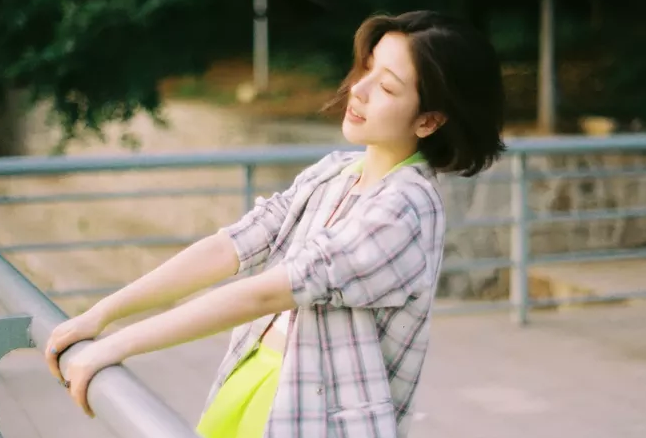 夫妻在假装恩爱的表现