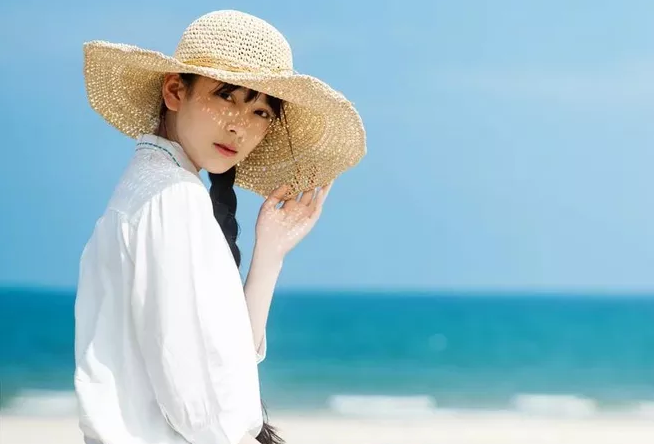 夫妻在假装恩爱的表现