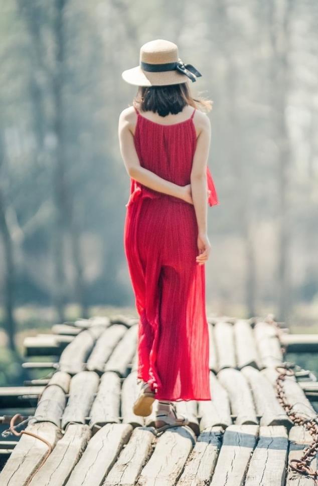 成熟美女背影吸引人的图片