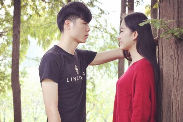 夫妻经常接吻能长寿吗