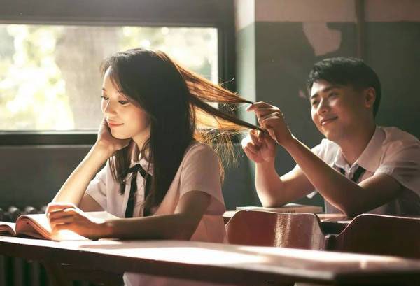 男人抓女人的辫子代表什么