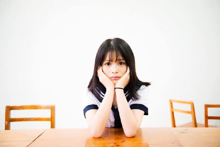 男人抓女人的辫子代表什么