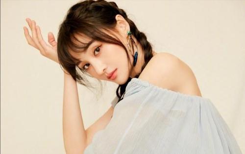 女人见到长得帅的男人时的眼神,女人看见帅的男人是什么眼神