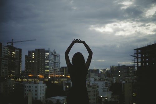 女人长期缺爱对男人动心的表现，缺爱的女人对男人动心吗