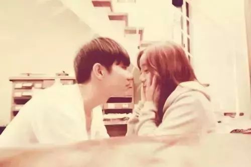 女人跟男人暧昧的征兆