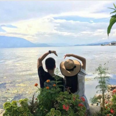 男朋友都喜欢摸女朋友的手吗，男朋友摸女朋友的手代表什么