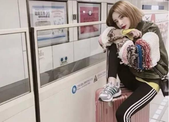 女性第一次与男生交往的表现