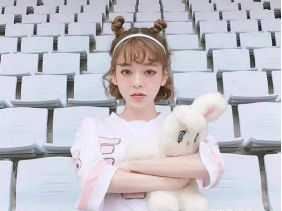 女性第一次与男生交往的表现