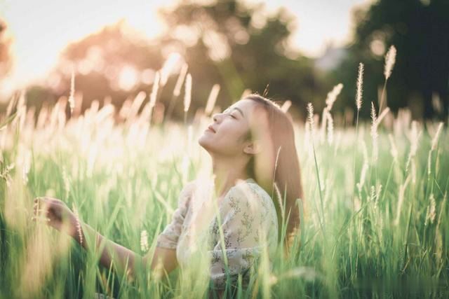 男人主动拥抱一个女人代表什么