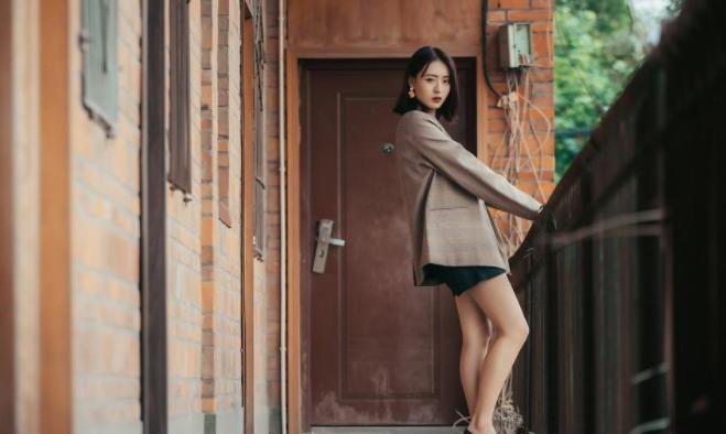 第一次和女朋友在一起住怎么办