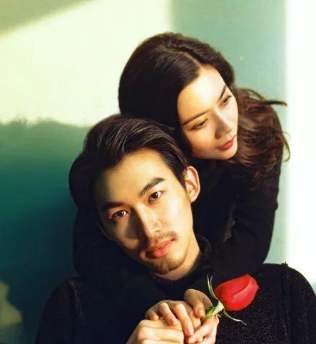 男人爱你太深才肯有的四个表现