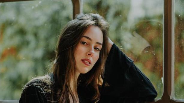 男人爱你太深才肯有的四个表现