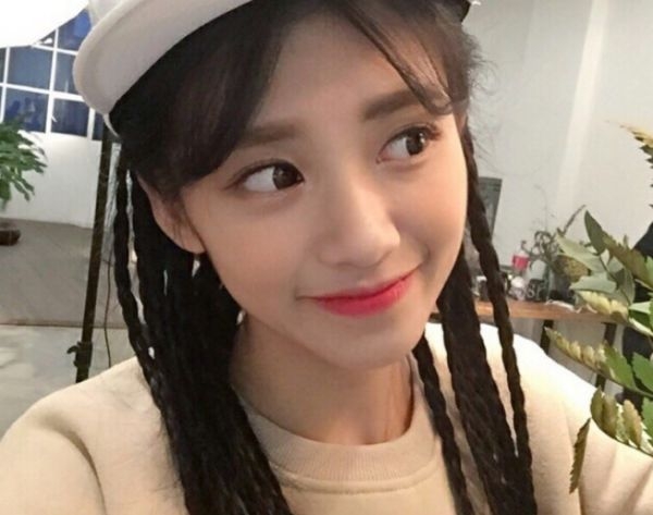 男人为啥忍不住摸女人后脑勺