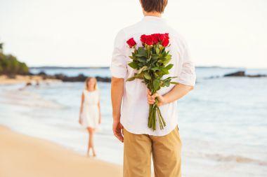 男人为什么喜欢抚摸女人的脸