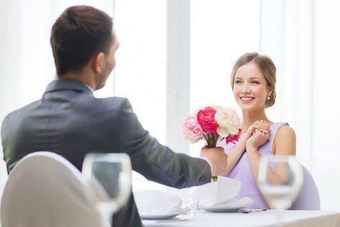 已婚男的摸已婚女人脸正常吗