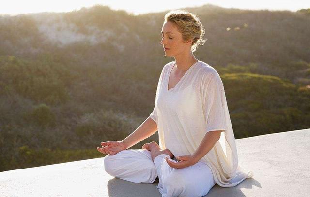 第一次和六十岁女人见面聊什么