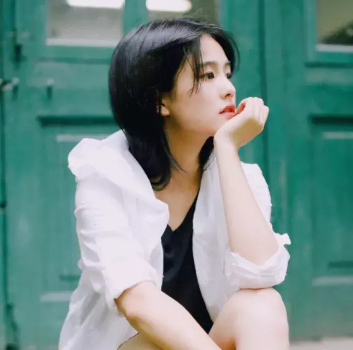 吻女人手代表什么含义