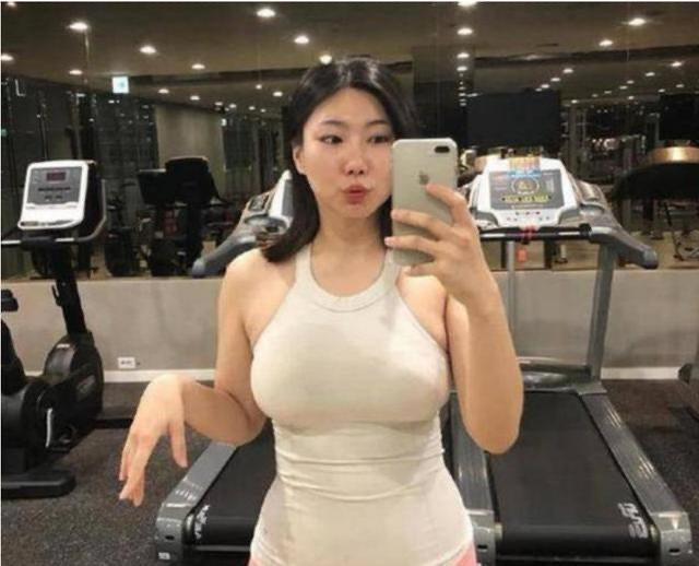 42岁阿姨被25岁小伙疯狂追求