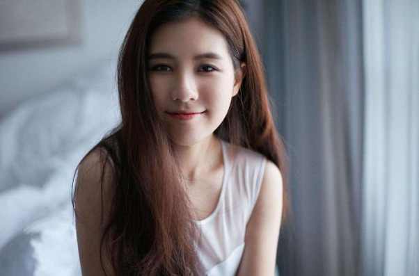 女人得不到爱的滋润就会变得坚强