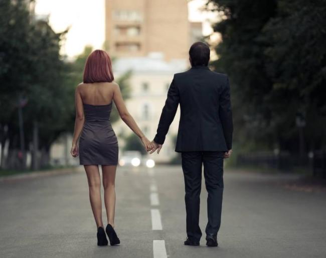 一般夫妻多久接吻一次