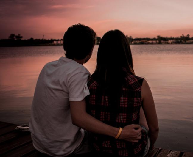 一般夫妻多久接吻一次