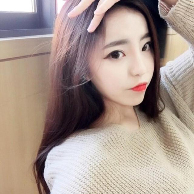 男生第一次摸女生的手是有什么感觉，女生摸男生手意味什么