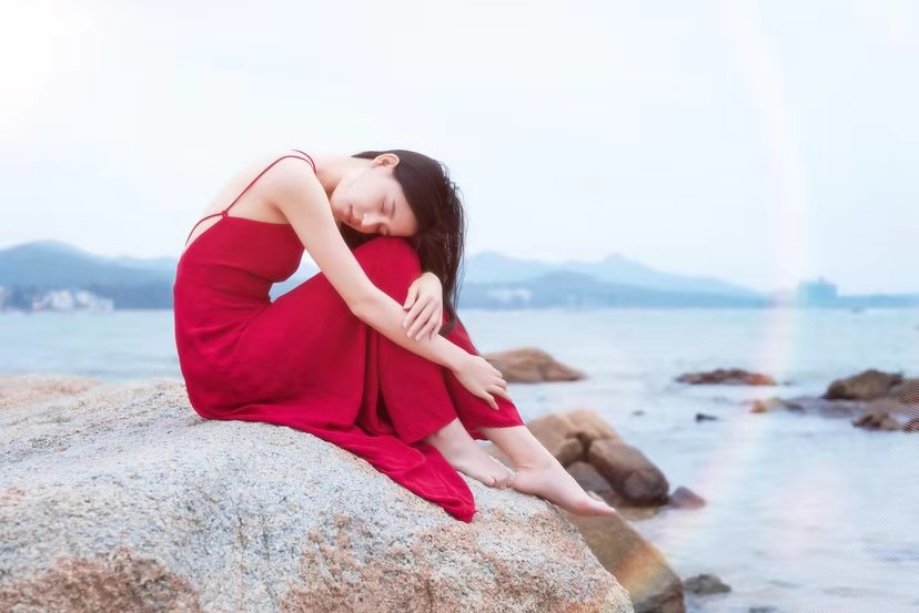 出轨的女人放不下情人的表现,出轨的女人为什么放不下第三者
