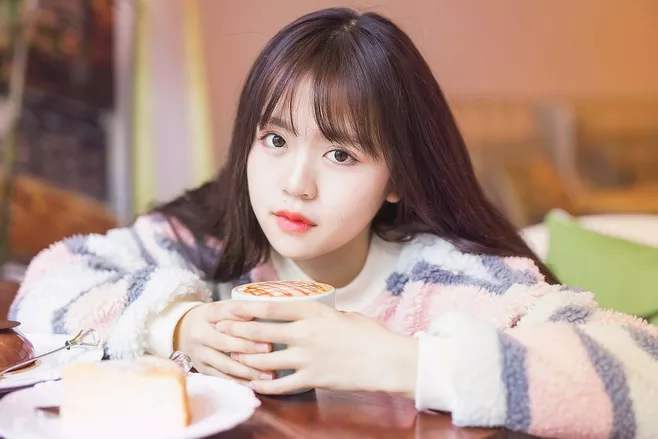 女人被你迷住的4个表现，女人动心后眼神特征