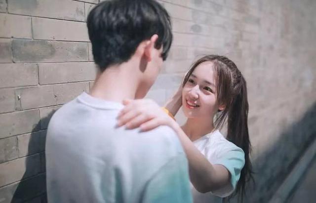 男人喜欢女人会想抱她吗