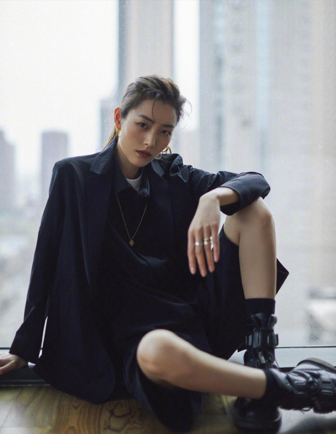 女人为啥不能穿一身黑,女人穿一身黑代表什么