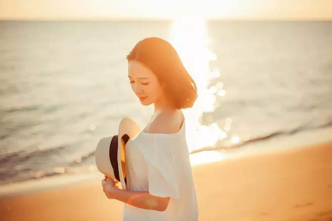 从来不化妆的女生性格,女人突然开始化妆说明什么