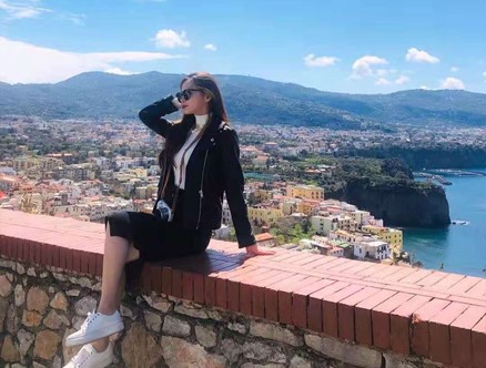 异性相吸：异性之间日久生情三大征兆