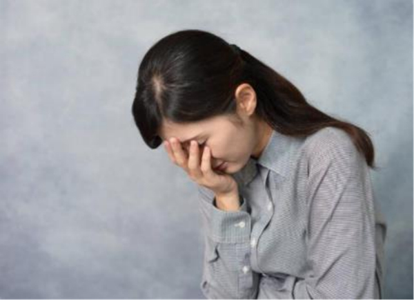 老公背着我摸闺蜜的头算不算出轨,为啥有的女人老了还要出轨