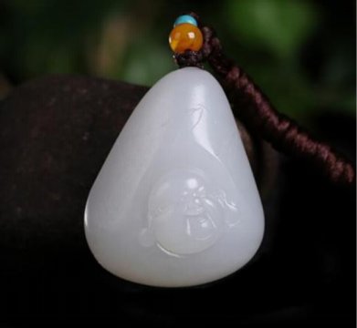 两三百的玉可以养人吗，人体分泌的油脂可以养玉吗