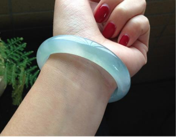 两三百的玉可以养人吗，人体分泌的油脂可以养玉吗