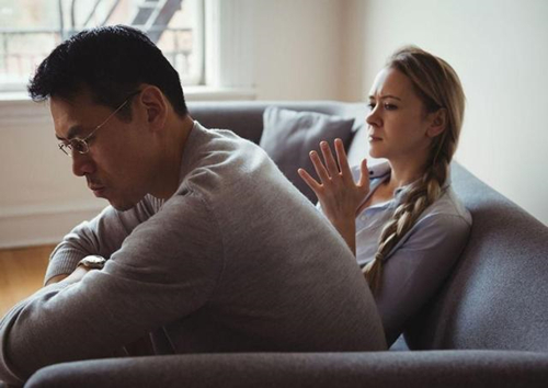 男人觉得你廉价的表现,男人瞧不上女人的表现