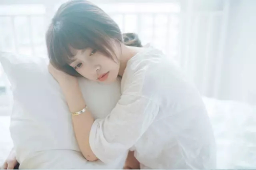 男人觉得你廉价的表现,男人瞧不上女人的表现