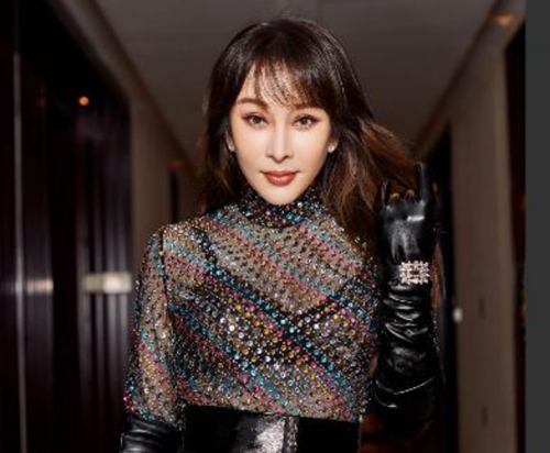 40多岁丰满型身材穿搭