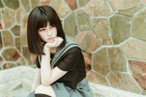 内向的女孩会给异性什么感觉,内向的女孩喜欢什么类型的男人