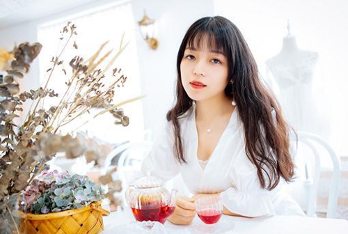 太爱面子的女人好不好,虚荣心强的女人的表现