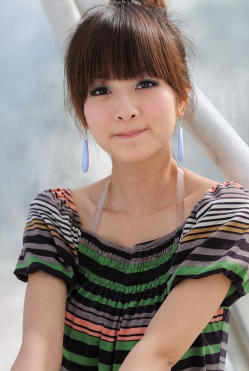 为什么女人喜欢抿嘴,男人见到女人抿嘴是什么心理