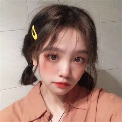 女生一不小心摸了男生手怎么办